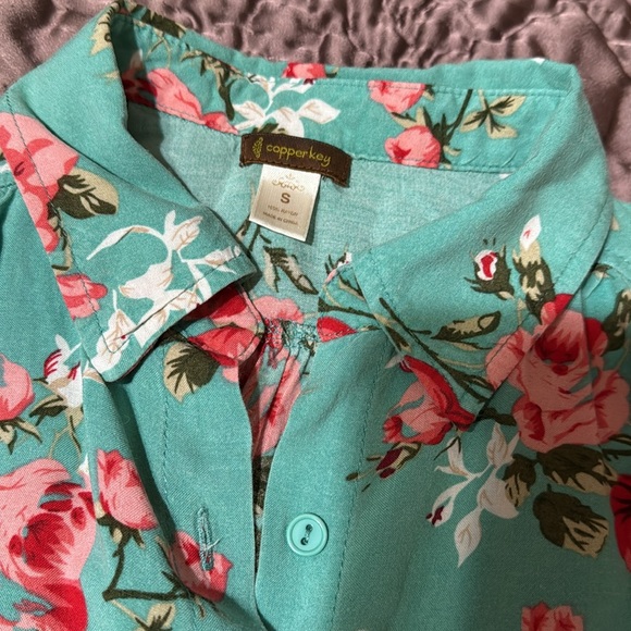 Copper Key Button Up Tank - Picture 2 of 5